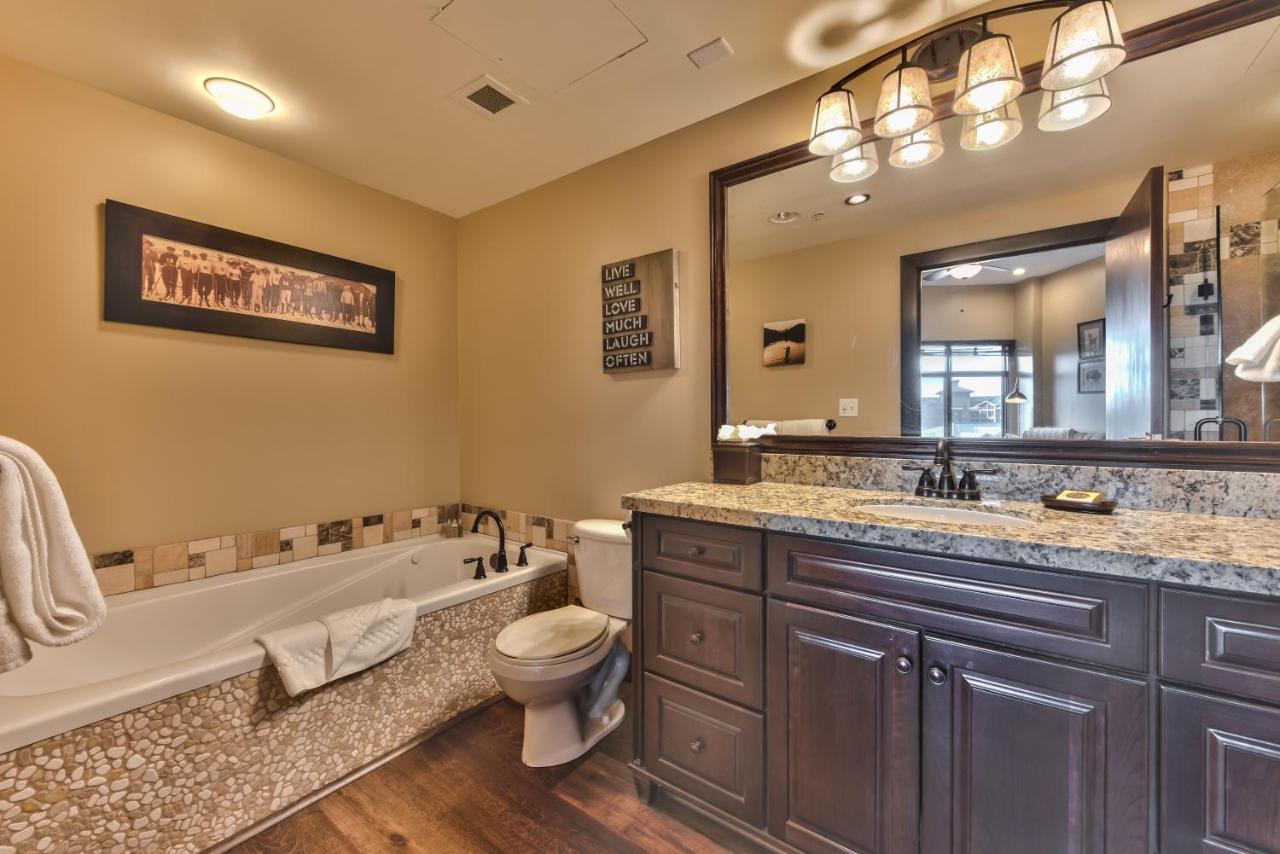 Sundial Condo In Canyons Village, Patio, Outdoor Pool & Hot Tubs, Walk To Hiking & Biking B508 パークシティ エクステリア 写真